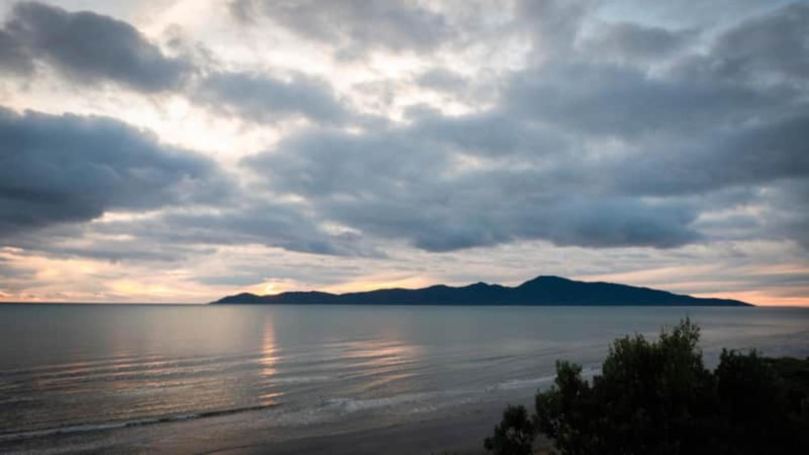 Seascapes Waterfront 2 Villa Paraparaumu Exterior photo