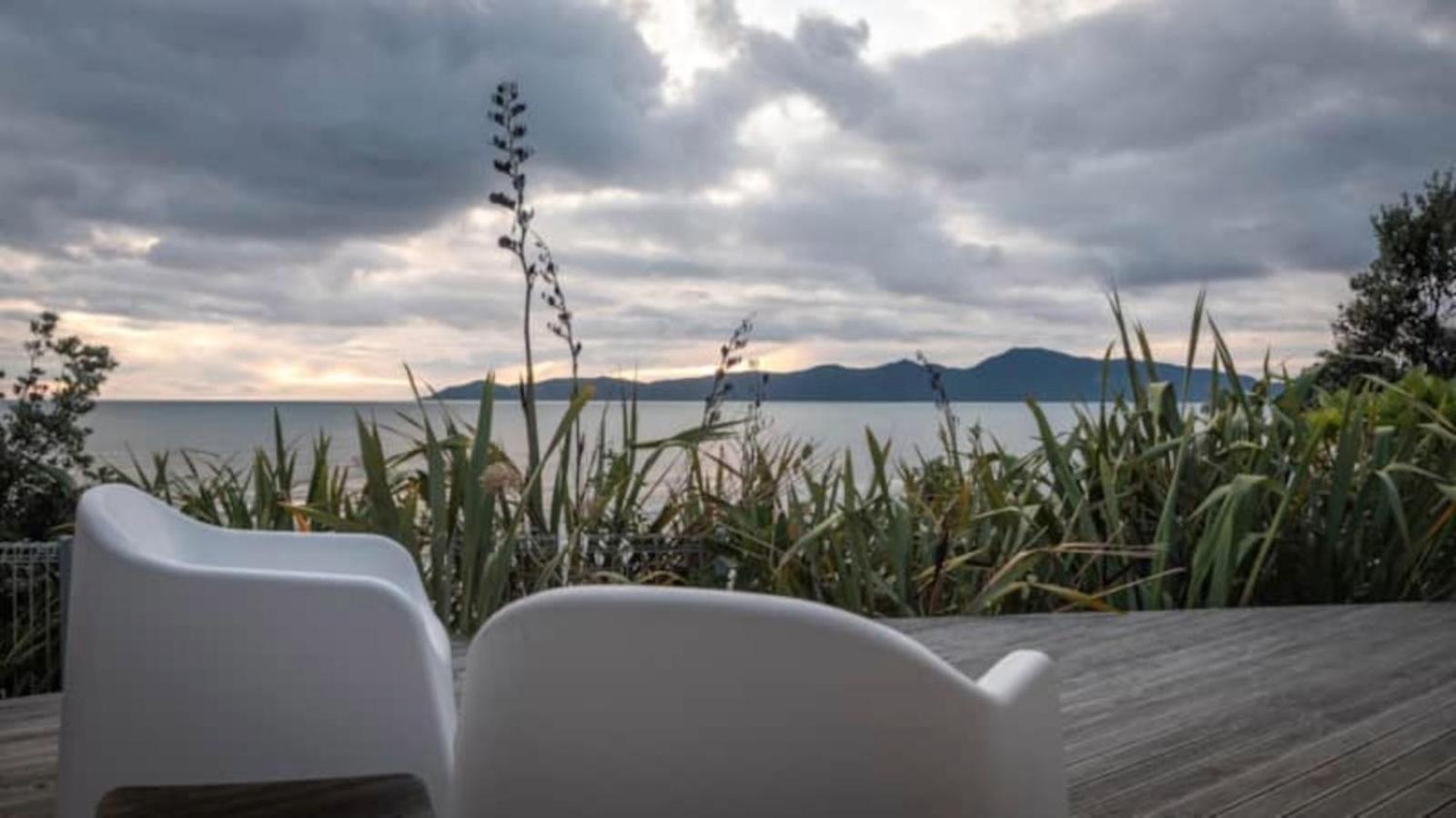 Seascapes Waterfront 2 Villa Paraparaumu Exterior photo